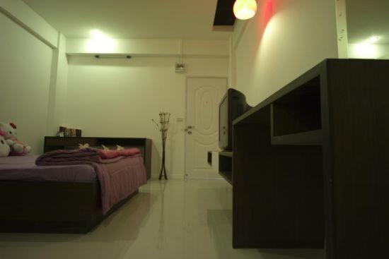 Hotel Sukontha Mansion à Nakhon Pathom Extérieur photo